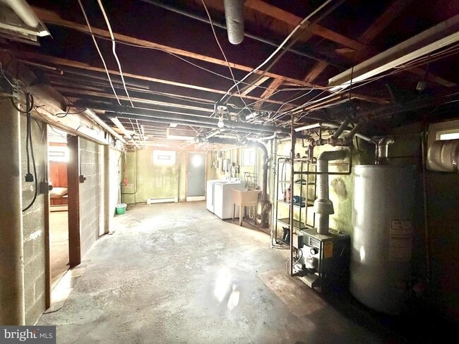 Building Photo - 303 Willow Ave