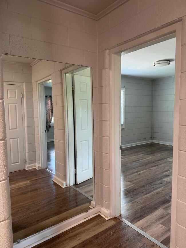 Building Photo - Rouse road - Room #1