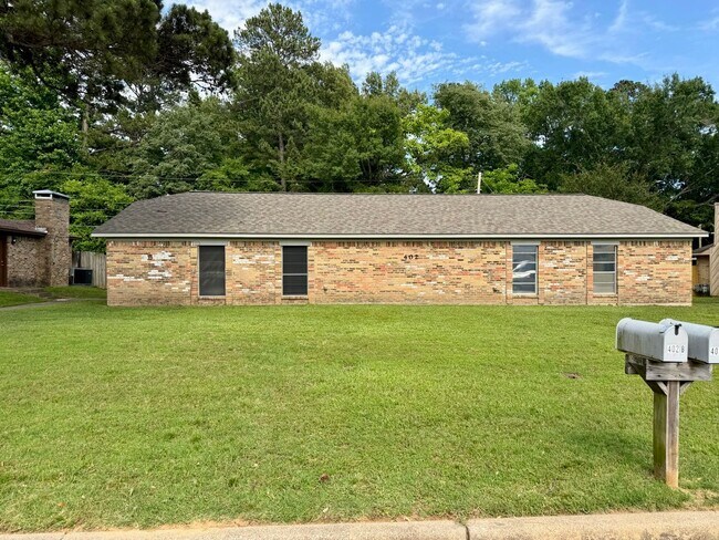 Building Photo - 402 Fawn Trail