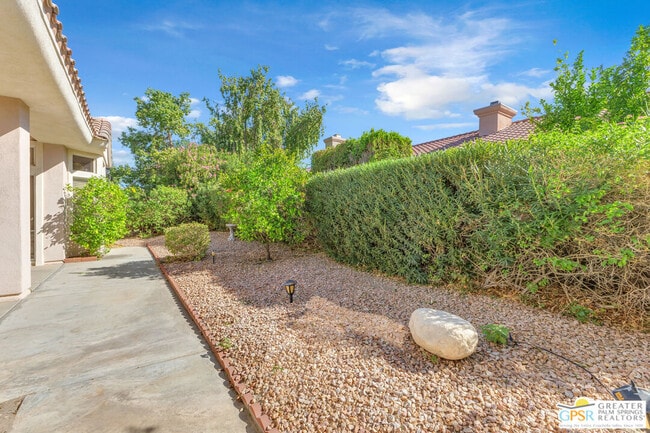 Building Photo - 37468 Westridge Ave