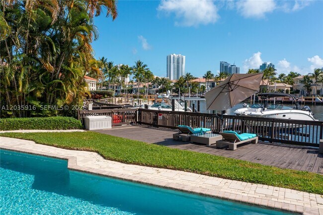 Building Photo - 954 Sanibel Dr
