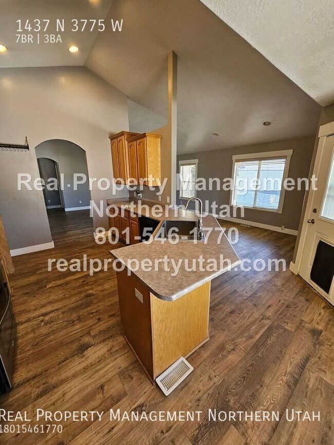 Building Photo - 1437 N 3775 W