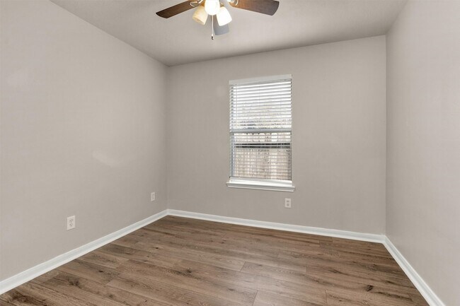 Building Photo - 32102 Decker Oaks Dr