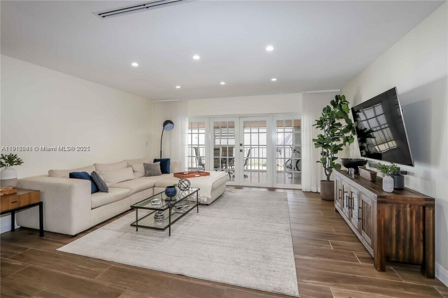 Building Photo - 16509 Fox Den Ct