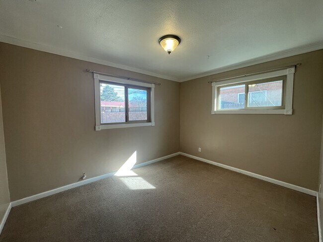 Building Photo - 8415 Menaul Blvd NE