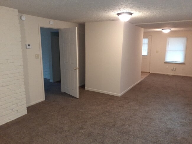 Building Photo - 1320 King Ave