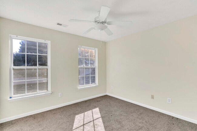 Building Photo - 3319 Reades Way