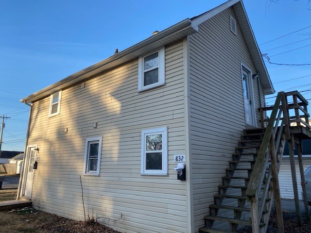 Primary Photo - 832 E 7th St