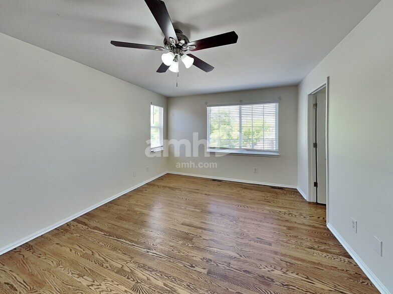 Building Photo - 11852 Altura St