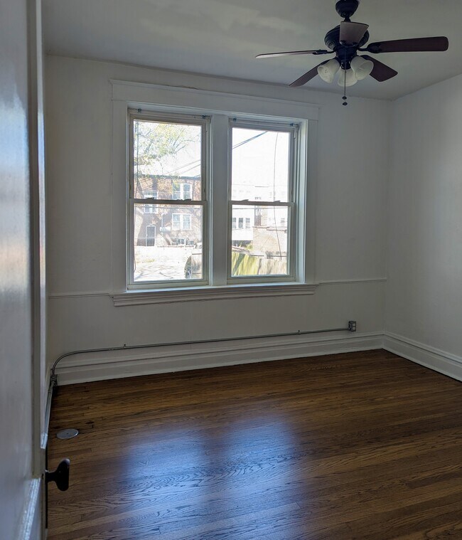 Bedroom - 4547 Shenandoah Ave