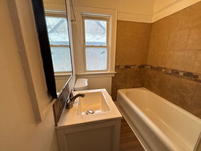 Building Photo - 4568 N 38th St