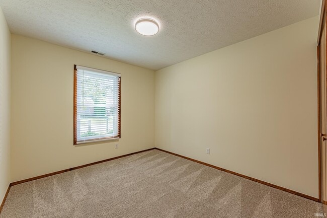 Building Photo - 3900 Deer Trail