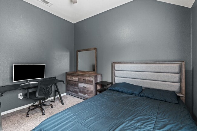 Building Photo - 3012 Broadhaven Dr