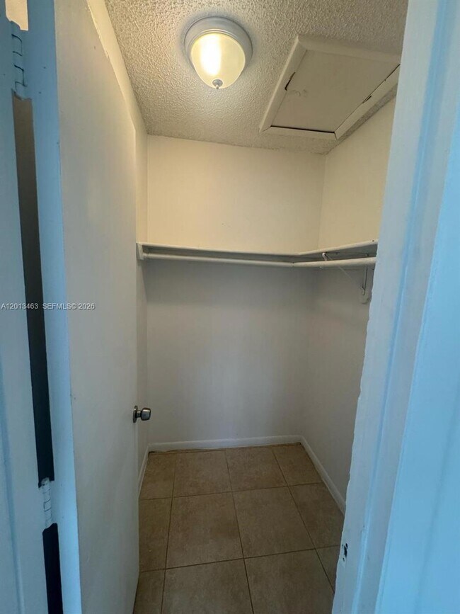 Building Photo - 1480 NW 19th Ct