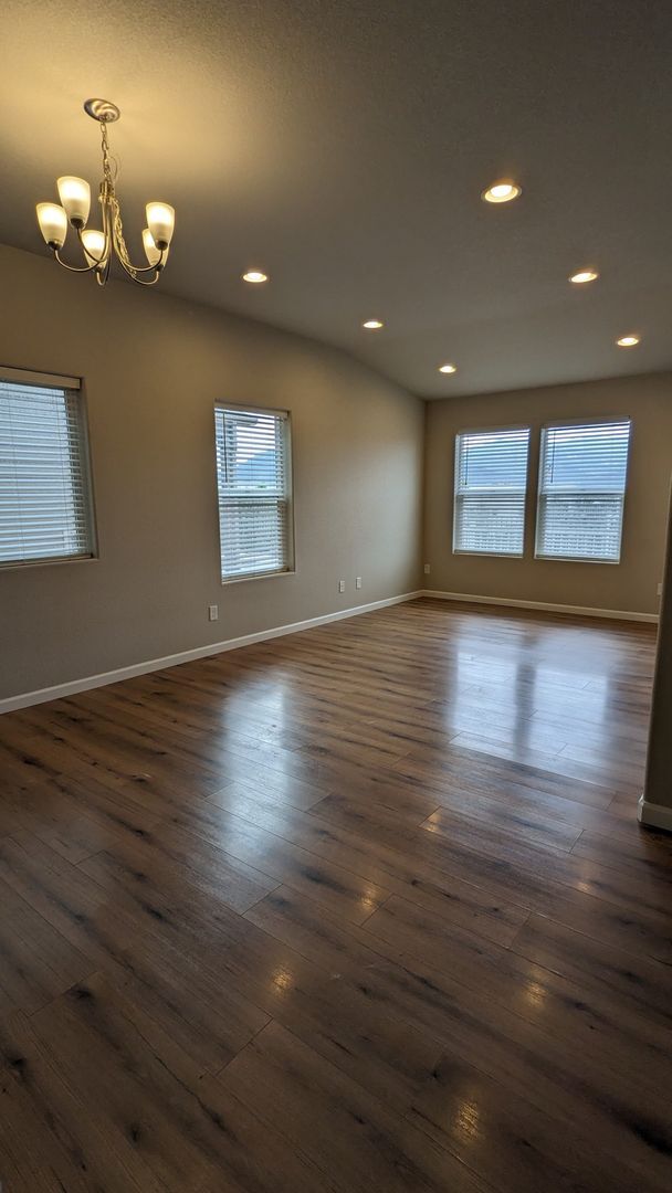 Building Photo - NEWER END UNIT TWO STORY TOWNHOME WITH A/C...