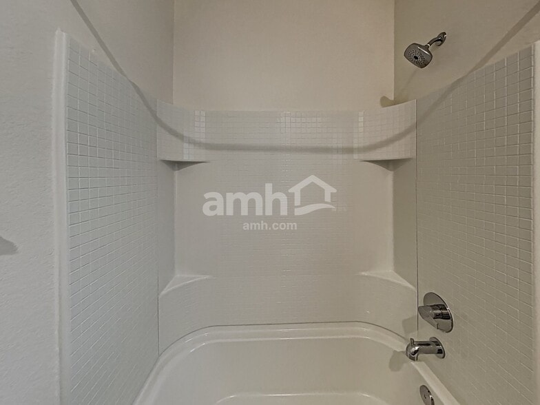 Building Photo - 360 Aspen Waters