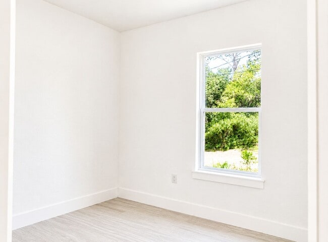 Building Photo - 11137 N Vesta Point