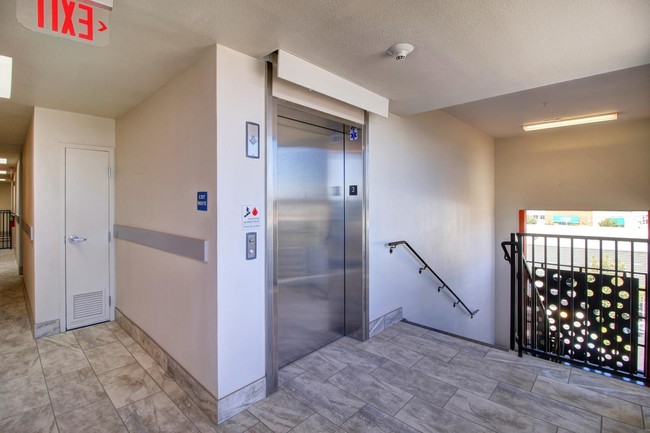 Building Photo - 6601 Folsom Blvd