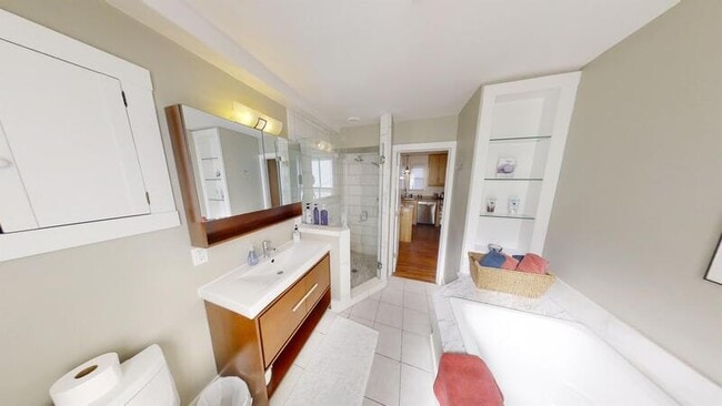 Building Photo - 618 S Ashley St