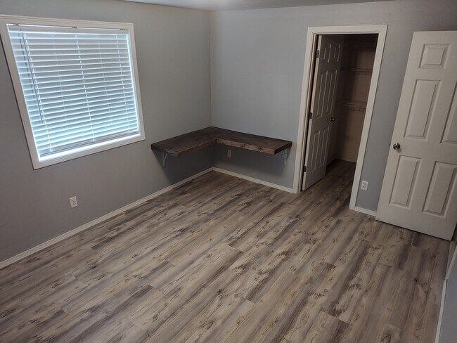 Building Photo - 4211 Holland Ln