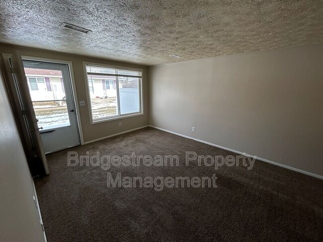 Building Photo - 838 Randler Ave