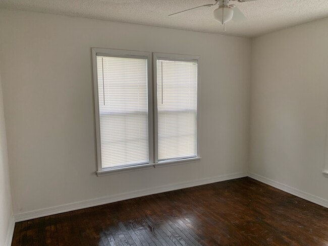 Building Photo - 705 W Center St