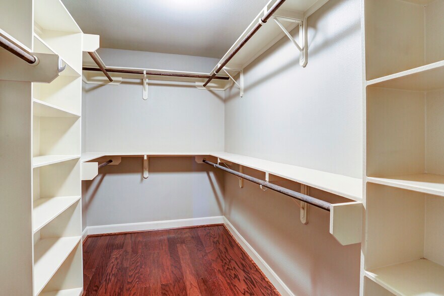 Building Photo - 923 Birdsall St