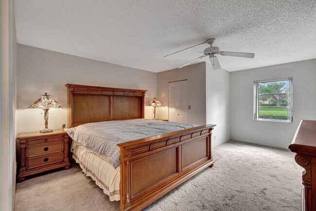 Building Photo - 6795 Huntington Ln