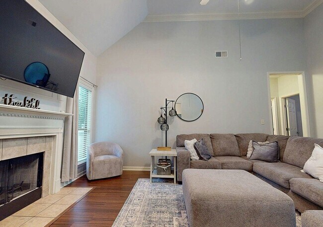 Building Photo - 2049 Forest Lakes Ln