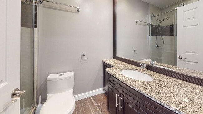 Building Photo - 1327 Larchmont Dr