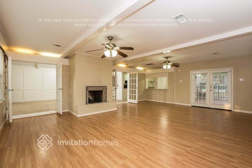 Building Photo - 12103 Silver Creek Dr