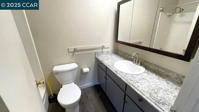 Building Photo - 4260 Clayton Rd