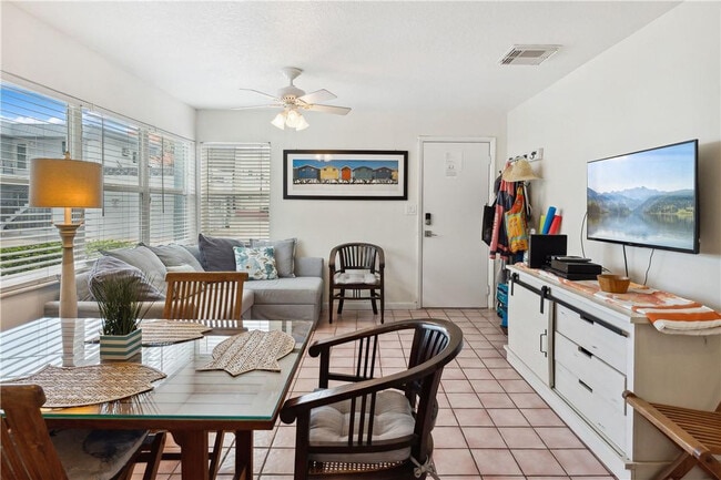 Building Photo - 301 Van Buren St