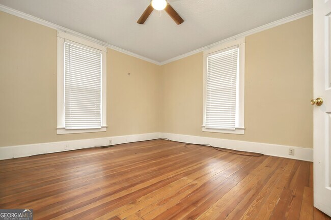 Building Photo - 304 Boulevard