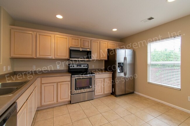 Building Photo - 6714 Autumn Ridge Dr