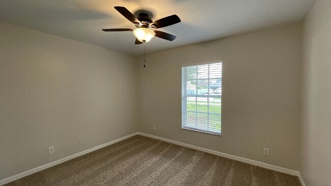 Building Photo - Pet-Friendly 3BR/3BA Single-Family Home in Port Saint Lucie