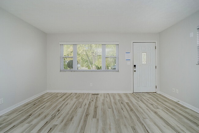 Building Photo - Bright & Inviting 2BR Home Near the Monon Center