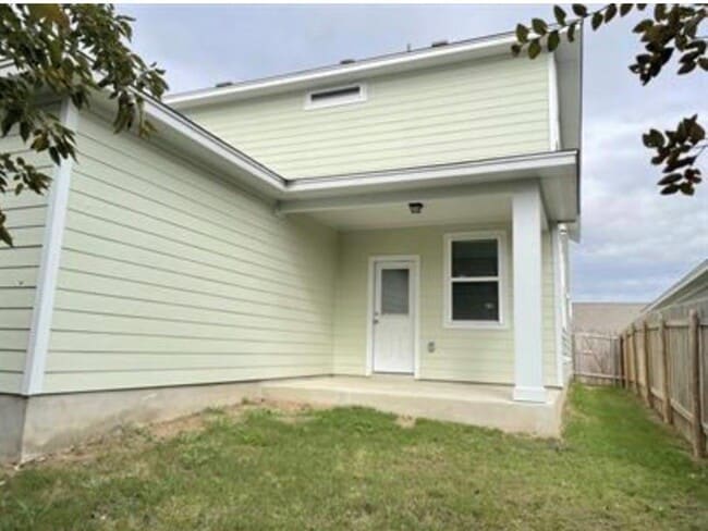 Building Photo - 328 La Escalera Dr