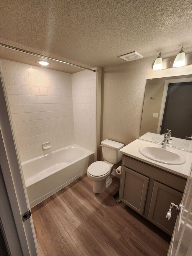 Building Photo - Beautiful Home in Meridian Ranch