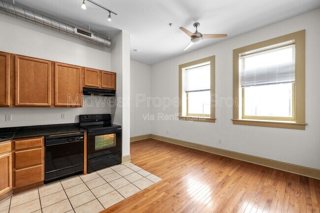 Building Photo - 4244 Chouteau Ave