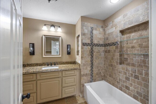 Building Photo - 8430 London Way Dr