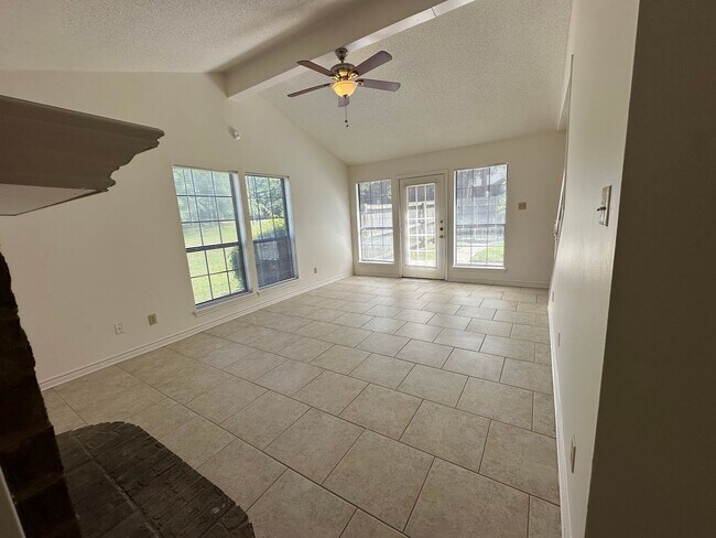 Building Photo - 5885 Creek Side Circle