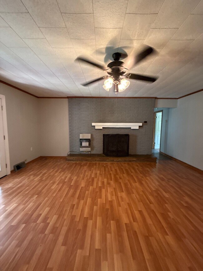 Building Photo - 14907 TN-59