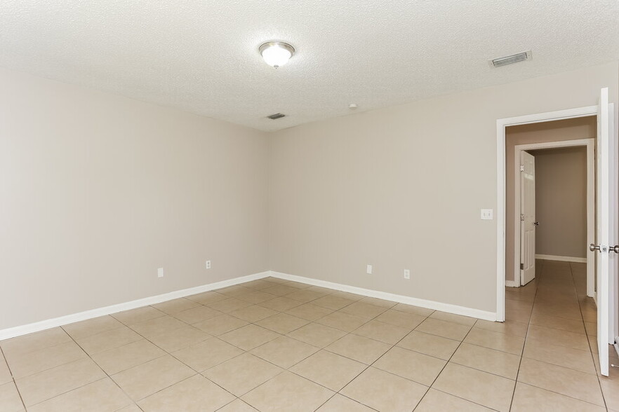 Building Photo - 7125 Star Rush Dr