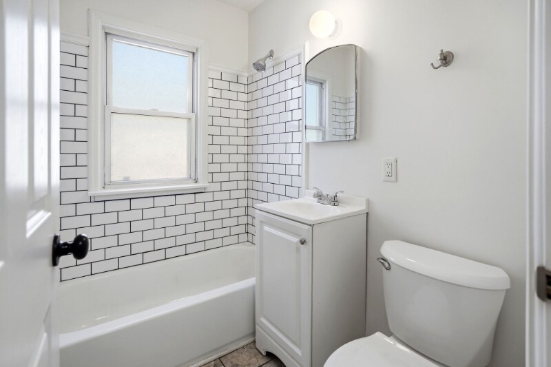 Building Photo - 4620 4th Ave S