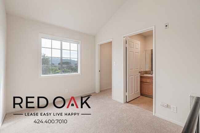 Building Photo - 4651 Cahuenga Blvd