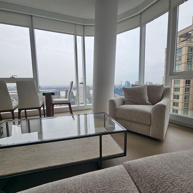 Building Photo - 1626 Broadway-SI ID1461706P