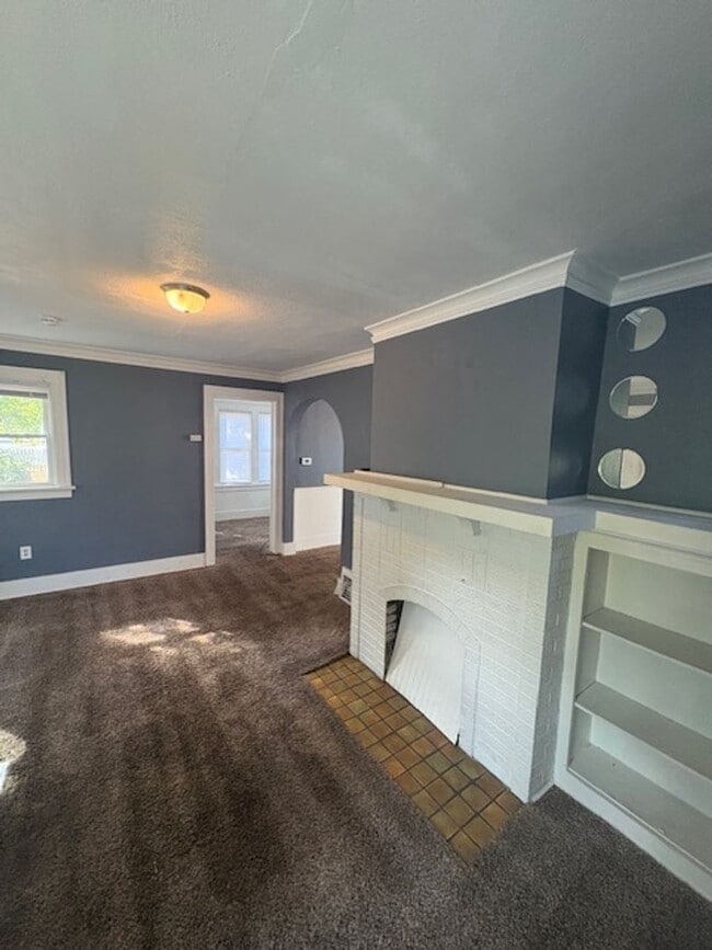 Building Photo - Single-Family 3 bedroom Home