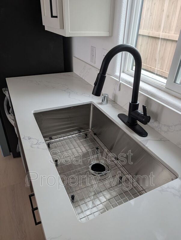 Building Photo - 767 Del Riego Ave