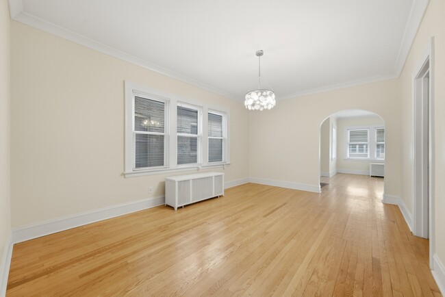 Building Photo - 1507 Ridgeland Ave